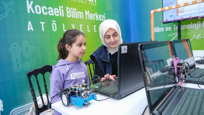 Baraçlı: Bilimi üreten olmalıyız